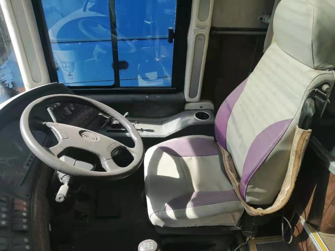 El motor posterior usado de los asientos de la conducción a la derecha 55 de la marca ZK6127 de Yutong del bus turístico utilizó al coche Bus Double Doors