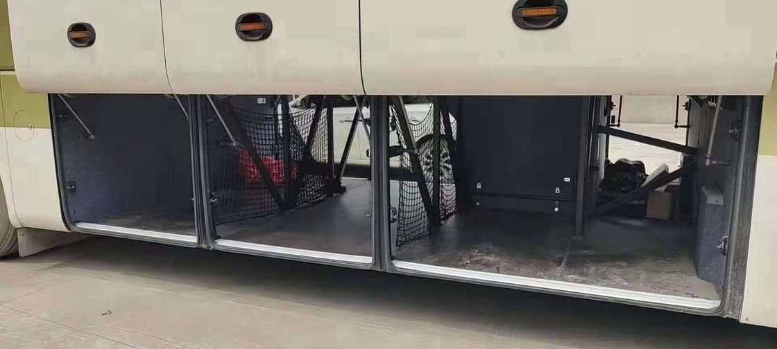 Asientos usados del coche ZK6120 50 de Yutong kilómetro bajo usado año de 2020 del pasajero puertas dobles del autobús