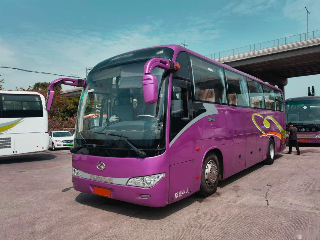 El autobús usado XMQ6117 44 de Kinglong asienta el coche/el bus turístico usados chasis posterior del saco hinchable de las puertas dobles del motor