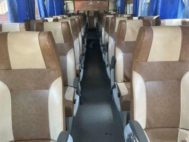 El autobús usado SLK6873 39 de Sunlong asienta 2016 al coche usado de acero posterior Bus de Yuchai del chasis del motor diesel 162kw para África