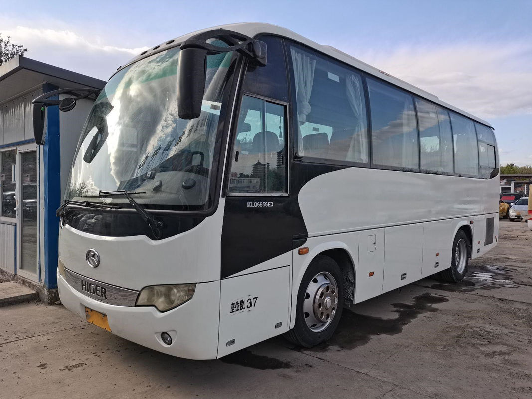 El autobús más alto usado KLQ6856 37 asienta buenas condiciones posteriores de la impulsión de la mano izquierda del motor de Yuchai del chasis de acero con la CA