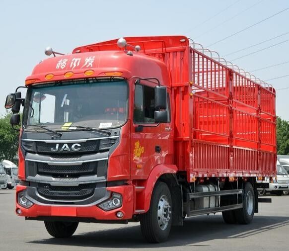 Camión mediano de los caballos de fuerza 4X2 los 6.8M Warehouse Gate Dump de JAC Geerfa A5L Brown 220