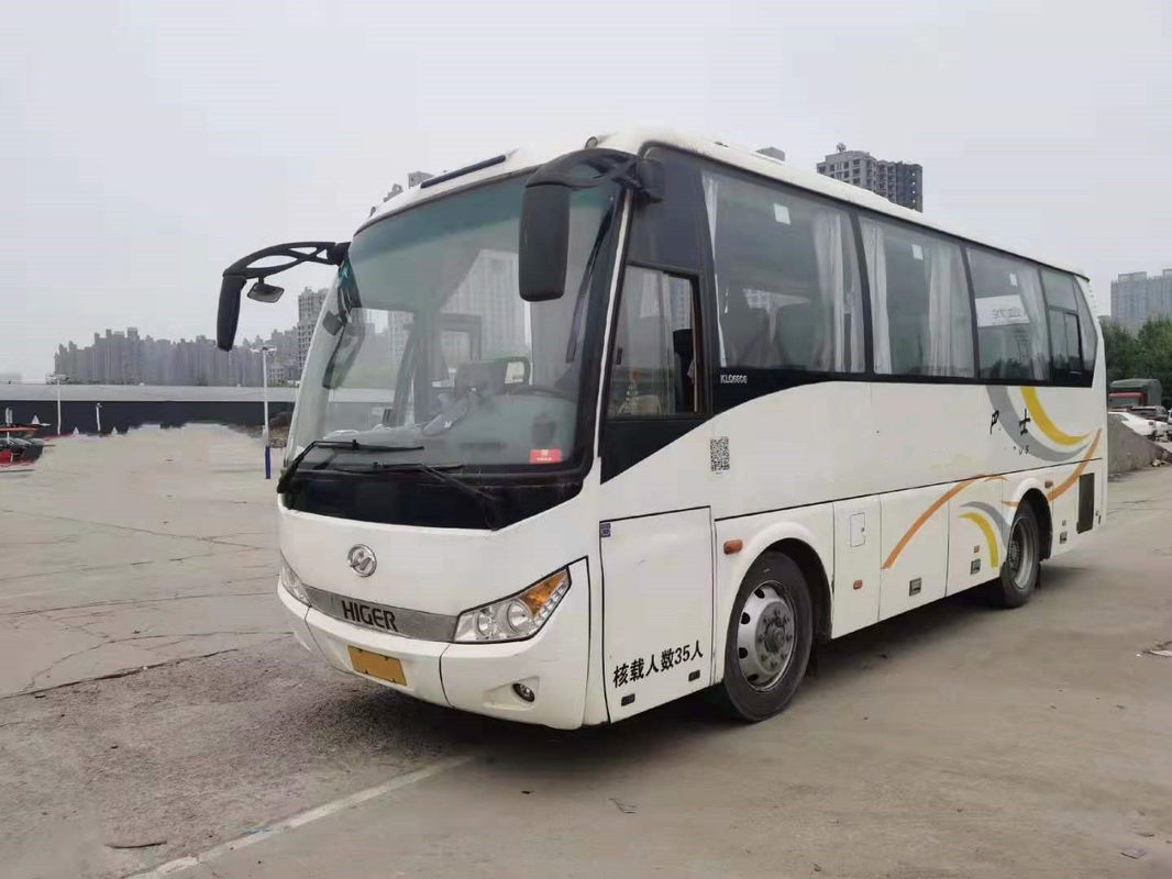 El motor posterior usado 140kw de Yuchai de asientos más altos del autobús KLQ6808 35 utilizó el kilómetro bajo de Bus Steel Chassis del coche