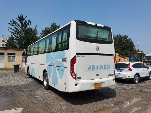 Dragon Bus de oro usado XML6113J 51 asienta el euro usado el chasis de acero V del motor 197kw de Yuchai del bus turístico