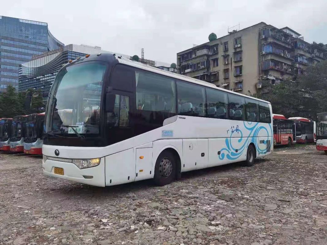 El autobús usado ZK6122 49 de Yutong asienta el motor posterior usado de acero de la impulsión WP.10 de la mano izquierda del autobús del pasajero de las puertas dobles del chasis