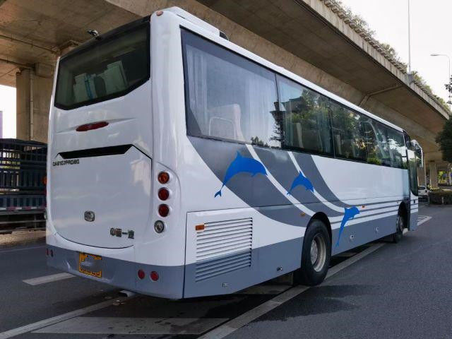El autobús y el coche AC6107 de Faw utilizaron el kilómetro bajo del motor 162kw de los asientos CA6 de Bus 46 del coche de alta calidad