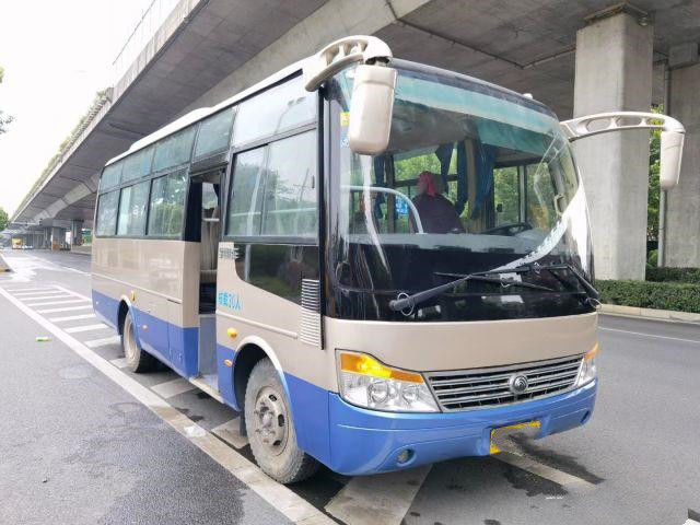 Yutong usado Mini Bus ZK6752D Yuchai Front Engine Good Passenger Coach 30 asientos 103kw