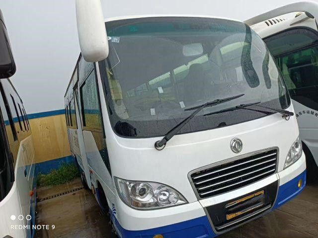 Los asientos usados del autobús 22 de Dongfeng utilizaron el motor 96kw de Mini Bus EQ6660 Weichai las buenas condiciones bajas del kilómetro de 2020 años