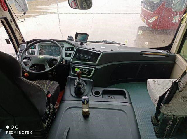 Los asientos usados del autobús 22 de Dongfeng utilizaron el motor 96kw de Mini Bus EQ6660 Weichai las buenas condiciones bajas del kilómetro de 2020 años