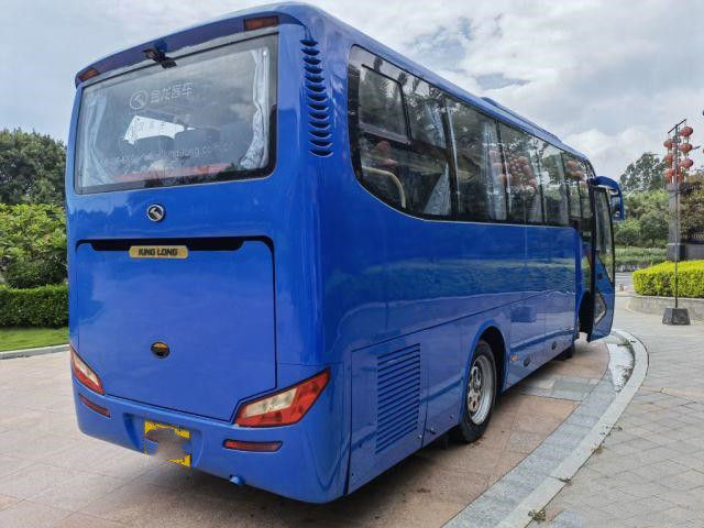 La marca usada Kinglong 35 del modelo XMQ6859 del bus turístico asienta el euro bajo III del kilómetro utilizó a Mini Coach