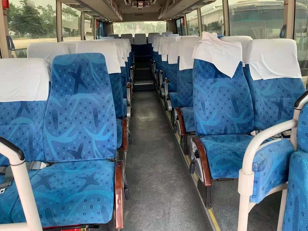 39 coche usado autobús usado asientos Bus de Yutong XML6897 2012 años que dirigen los motores diesel de LHD