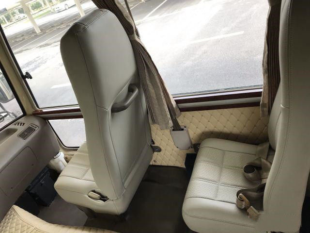 De oro blanco del práctico de costa de la segunda mano del autobús para el práctico de costa común de Negeria LHD Mini Bus Diesel Promition Price Toyota