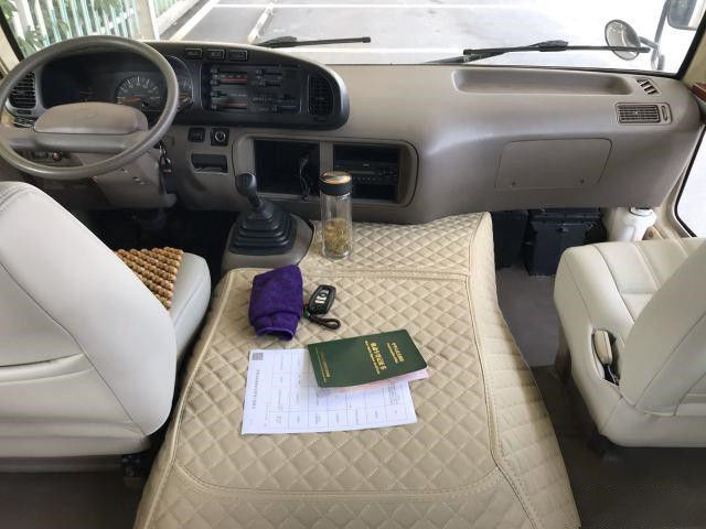 De oro blanco del práctico de costa de la segunda mano del autobús para el práctico de costa común de Negeria LHD Mini Bus Diesel Promition Price Toyota