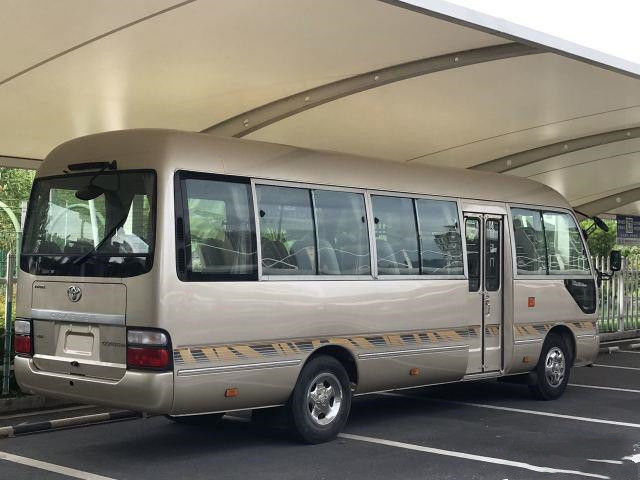 De oro blanco del práctico de costa de la segunda mano del autobús para el práctico de costa común de Negeria LHD Mini Bus Diesel Promition Price Toyota