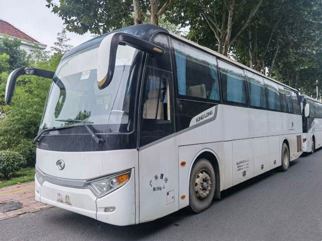 El coche usado kilómetro bajo usado Bus For Africa 50 del autobús de Kinglong asienta el solo modelo XMQ6112 de la puerta