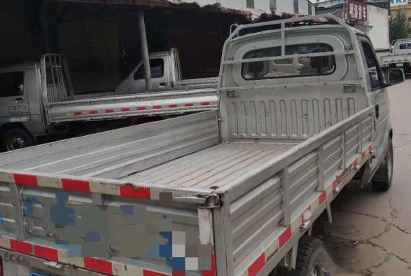 El camión ligero 102HP del cargo de las ruedas de la marca 6 de Dongfeng para Africe utilizó a Mini Dump Truck