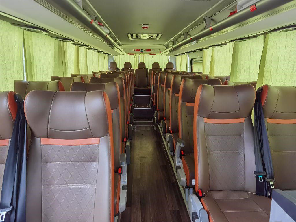 La segunda mano transporta el autobús eléctrico de Gasoline Engine China del coche de lujo de Yutong ZK6907 con la TV