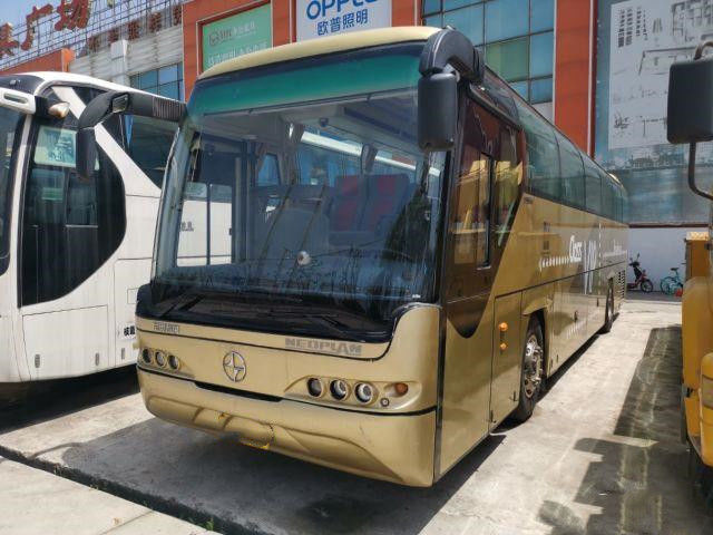 Autobús turístico Motor Weichai trasero Puertas dobles Marca Beifang Autobús turístico usado BJF6120