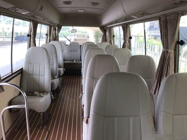 2010 el motor de gasolina usado los asientos del autobús 2TR del práctico de costa del año 20 utilizó la dirección de la mano izquierda de Mini Bus Toyota Coaster Bus