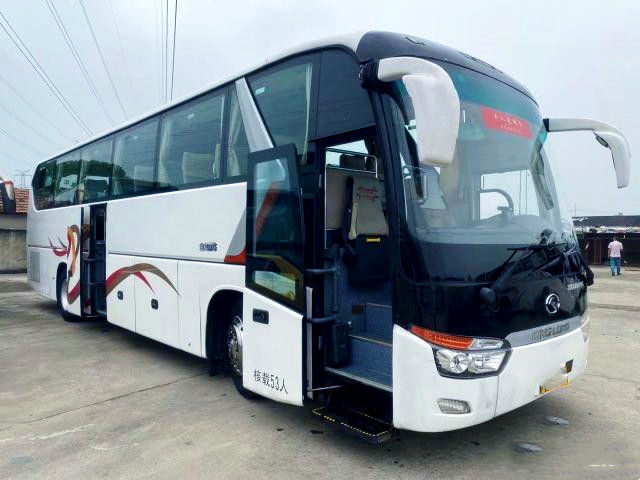 El coche usado usado Bus XMQ6129 de las puertas dobles de los asientos del autobús 53 de Kinglong salió de la dirección