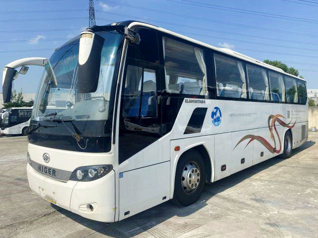 Las puertas dobles utilizaron 47 asientos Higer Coach Buss Used LHD KLQ6115 Yuchai Engine