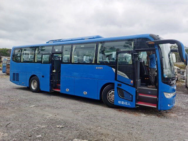 Kinglong utilizó el autobús Toyota del autobús XMQ6110 Hiace que 48 asientos en venta valoran puertas dobles
