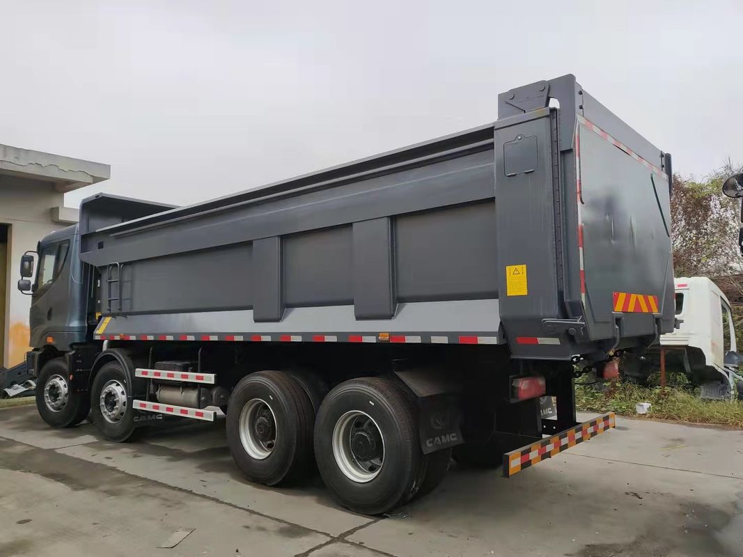 Camión volquete a estrenar de CAMC 8x4 385HP para el transporte minero