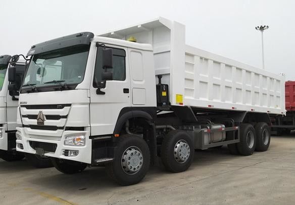 Camión volquete a estrenar de HOWO 8x4 371HP 25CBM para el transporte minero