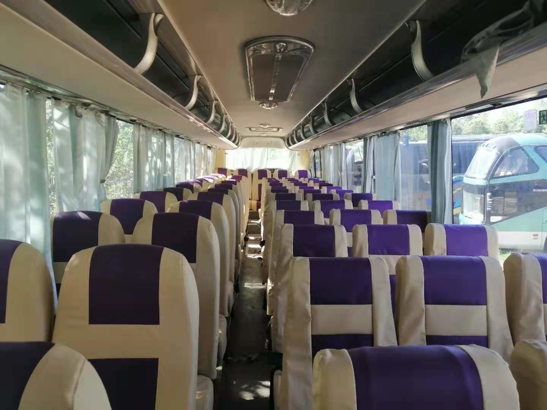 Yutong amarillo utilizó puertas diesel del aire/acondicionado dos de la ayuda del autobús ZK6122 61 Seat LHD del viaje