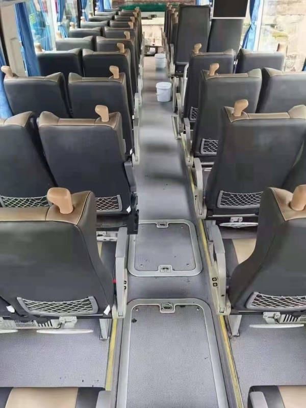 El autobús usado 2018 años Yutong utilizó color de oro diesel del aire/acondicionado de la ayuda del autobús Zk6122 50 Seat Lhd del viaje