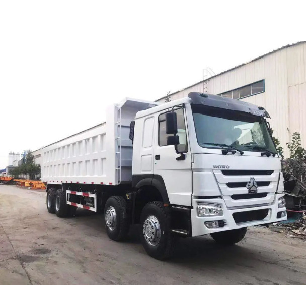 Modo multi usado Sinotruk Howo 375Hp Tipper Truck de la impulsión del camión 8x4 de Howo Drump de los colores