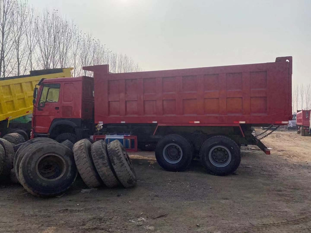 Camión volquete usado 6*4 de Howo que conduce el euro modelo 2 de la manera WD615.47 de Right Hand Driving