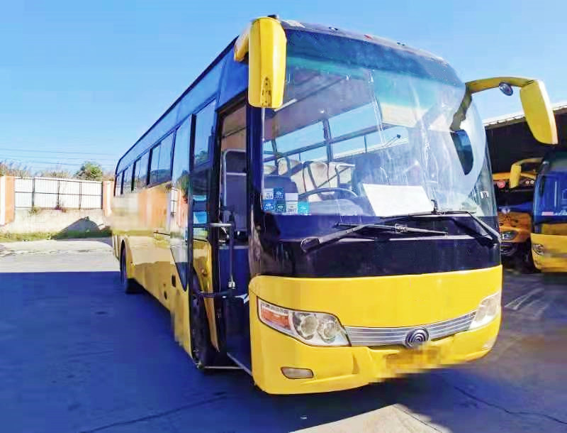 El autobús usado Zk6110 60 de Yutong asienta al coche del viaje de la disposición LHD del motor 2+3 de la parte posterior de Yuchai