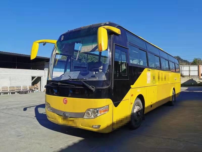 60 asientos 2013 motor usado año Yutong de la parte posterior del autobús Zk6110 utilizaron al coche Company Commuter Bus