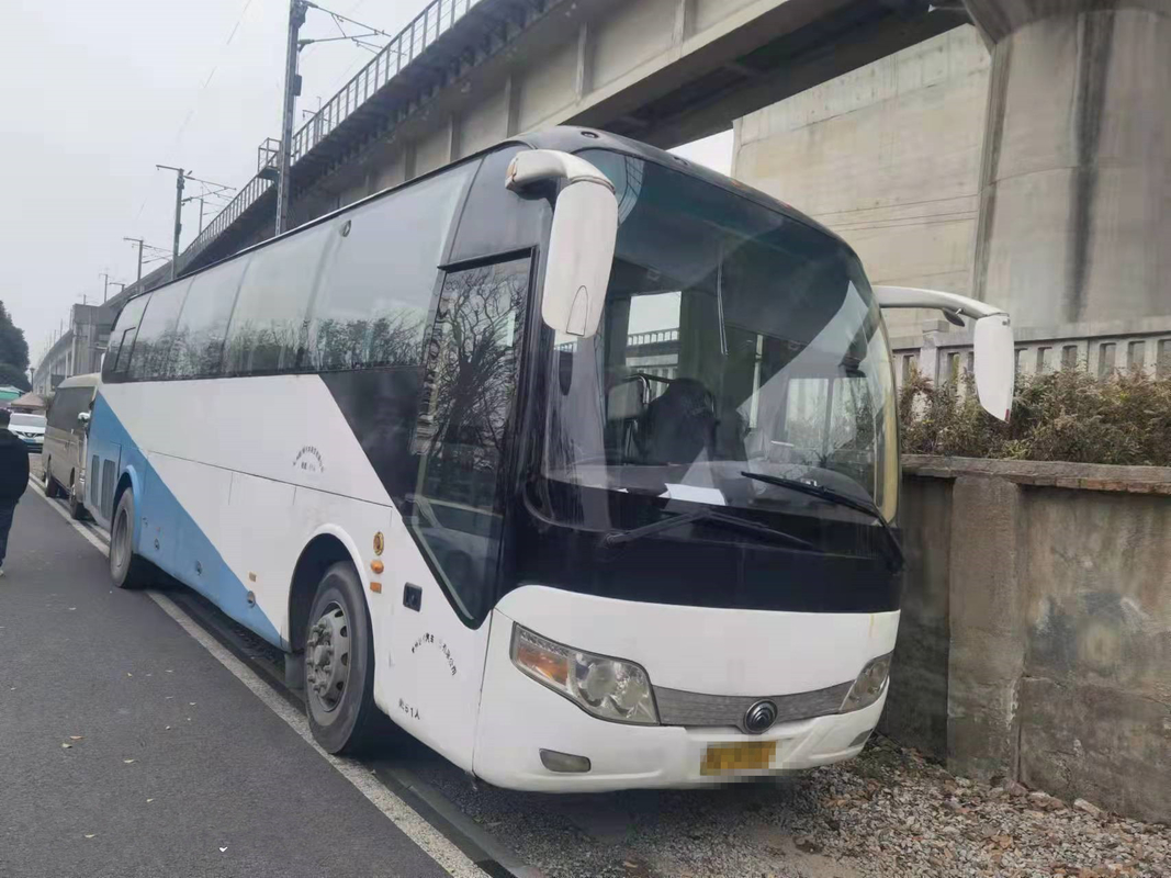 51 coche usado autobús usado asientos Bus de Yutong ZK6110 2010 años que dirigen los motores diesel de RHD