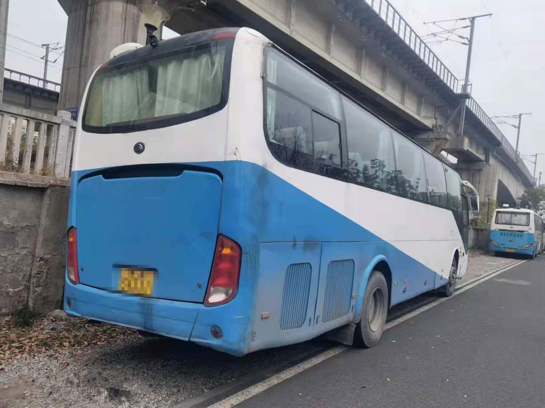 51 coche usado autobús usado asientos Bus de Yutong ZK6110 2010 años que dirigen los motores diesel de RHD