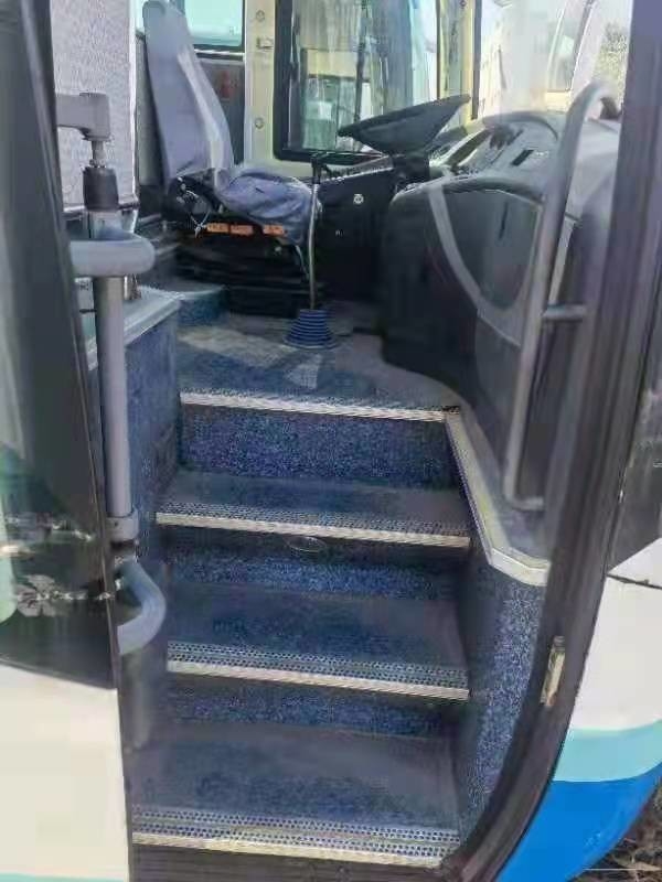 2012 coche usado autobús usado asientos Bus Diesel Engine LHD del autobús ZK6127 de Yutong del año 67 en buenas condiciones
