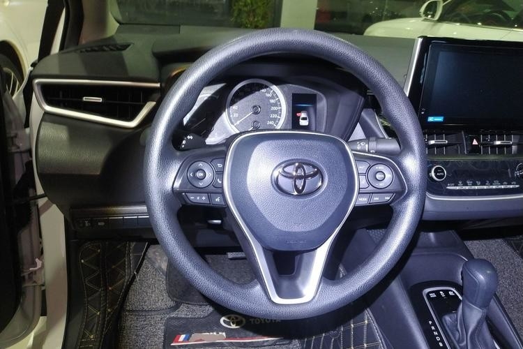 Vehículo usado de New Energy del coche de Corolla con el coche blanco del sedán de las puertas del color 4 de los asientos del pionero 5 de Corolla 20191.2T S-CVT