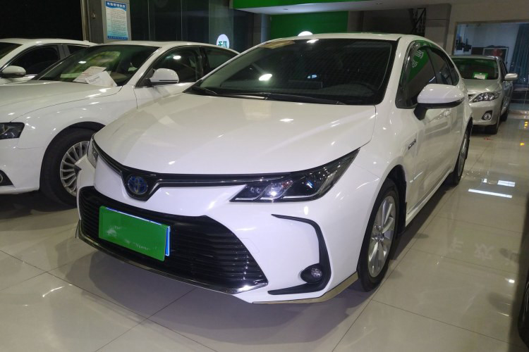 Vehículo usado de New Energy del coche de Corolla con el coche blanco del sedán de las puertas del color 4 de los asientos del pionero 5 de Corolla 20191.2T S-CVT