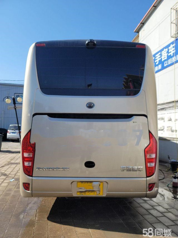 Pasajero del autobús de Youtong Zk6908 del autobús al revés 38 motor de Yuchai 270kw del coche del autobús turístico de los asientos