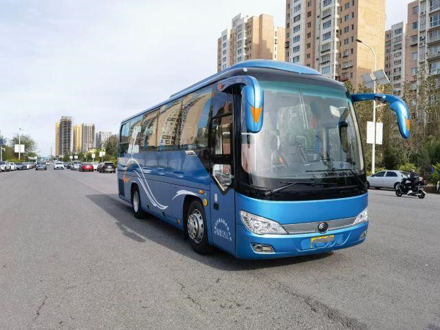 Pequeño chasis del saco hinchable del motor de Yuchai de los asientos de la segunda mano 39 del autobús de Bus Used Yutong del coche