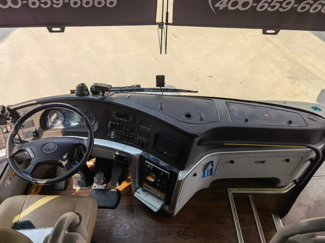 Los autobuses diesel urbanos usados de Yutong dan en segundo lugar el coche de pasajero usado LHD de Buses del coche del viaje Buses