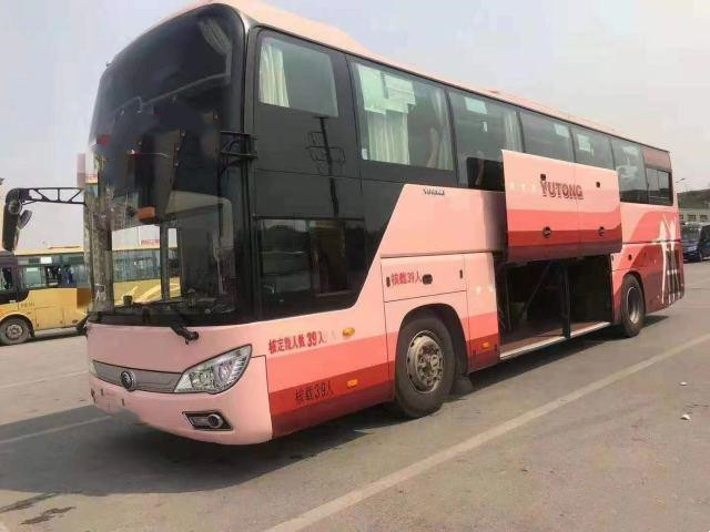 El transporte público urbano Yutong usado transporta al coche usado de visita turístico de excursión Buses LHD del viaje que el EURO diesel V utilizó los autobuses