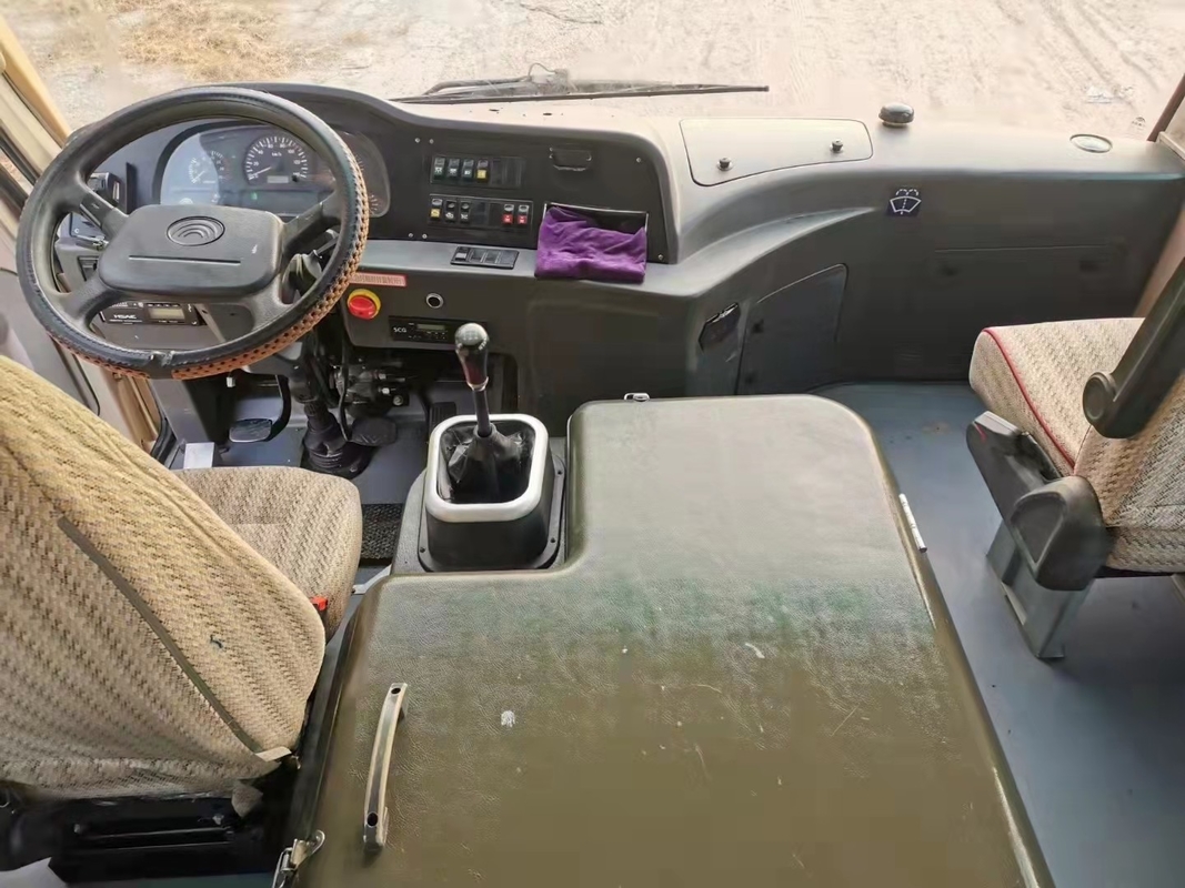 La impulsión de la mano izquierda utilizó los autobuses de lujo de la ciudad de Yutong aprovisiona de combustible los 30 asientos diesel Front Engine