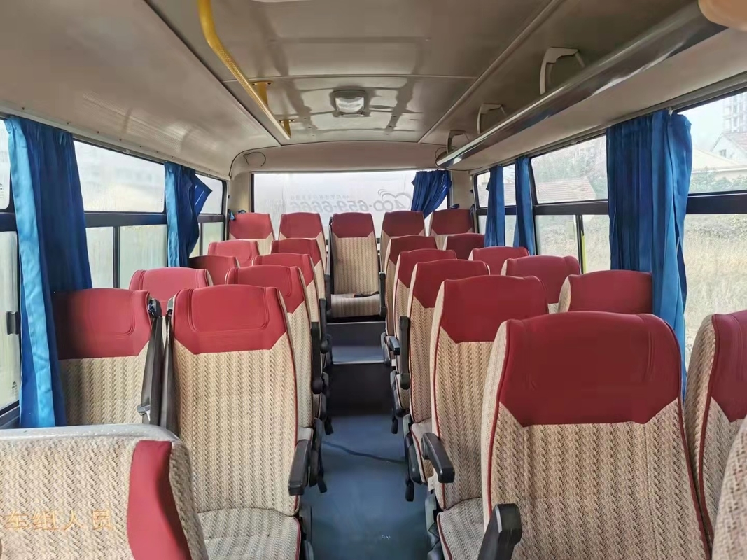La impulsión de la mano izquierda utilizó los autobuses de lujo de la ciudad de Yutong aprovisiona de combustible los 30 asientos diesel Front Engine