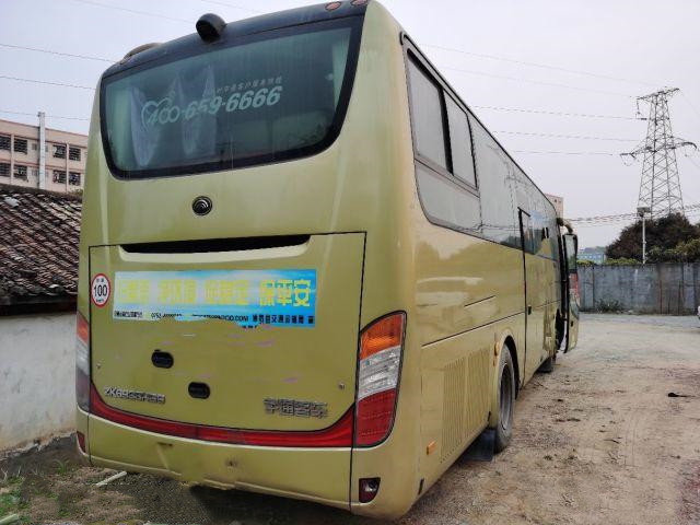 El turismo urbano usado de los autobuses utilizó el coche de visita turístico de excursión diesel Buses del EURO III de Yuchai de los asientos de los autobuses 41 de LHD