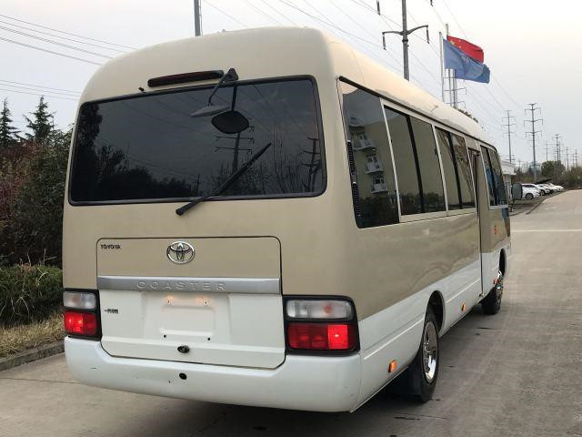 El autobús de segunda mano de la gasolina del autobús 3TR del práctico de costa de Toyota utilizó uso del año de Mini Buses de 23 asientos en 2013