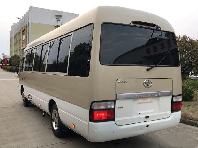 El autobús de segunda mano de la gasolina del autobús 3TR del práctico de costa de Toyota utilizó uso del año de Mini Buses de 23 asientos en 2013