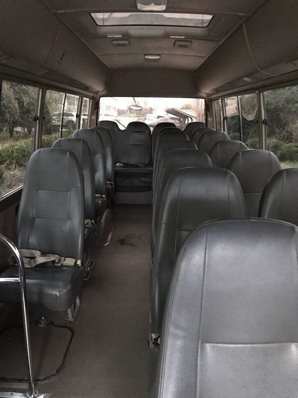 El autobús de segunda mano de la gasolina del autobús 3TR del práctico de costa de Toyota utilizó uso del año de Mini Buses de 23 asientos en 2013
