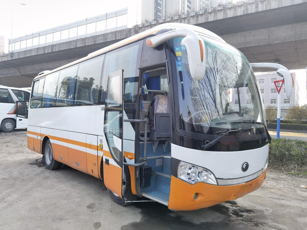 Yutong de lujo de segunda mano transporta 24-35 asientos públicos diesel usados que la ciudad transporta LHD utilizó al coche Buses In 2014 años